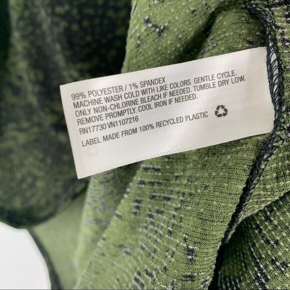 Ava & Viv Green Black Abstract Print Blouse Size 1X NWT - Picture 3 of 6